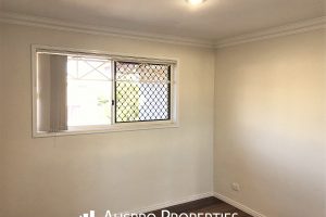 28 Nevern St, Macgregor, QLD 4109 Australia