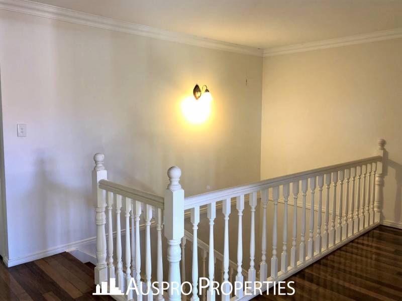 28 Nevern St, Macgregor, QLD 4109 Australia