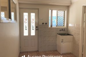 28 Nevern St, Macgregor, QLD 4109 Australia