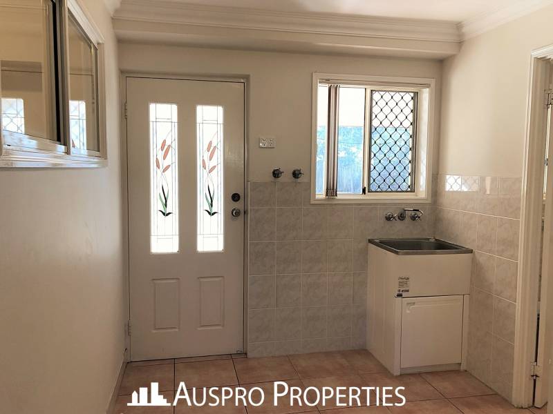 28 Nevern St, Macgregor, QLD 4109 Australia