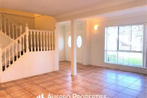 28 Nevern St, Macgregor, QLD 4109 Australia