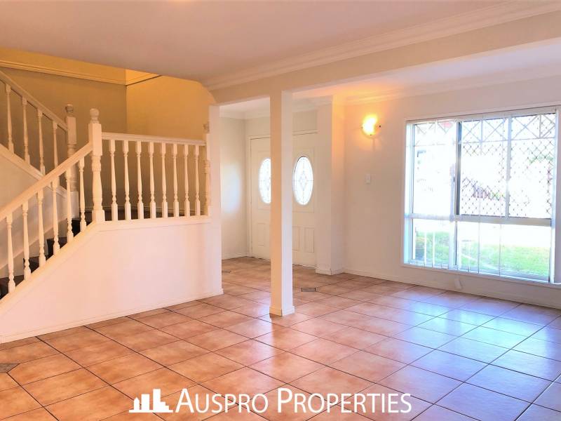 28 Nevern St, Macgregor, QLD 4109 Australia