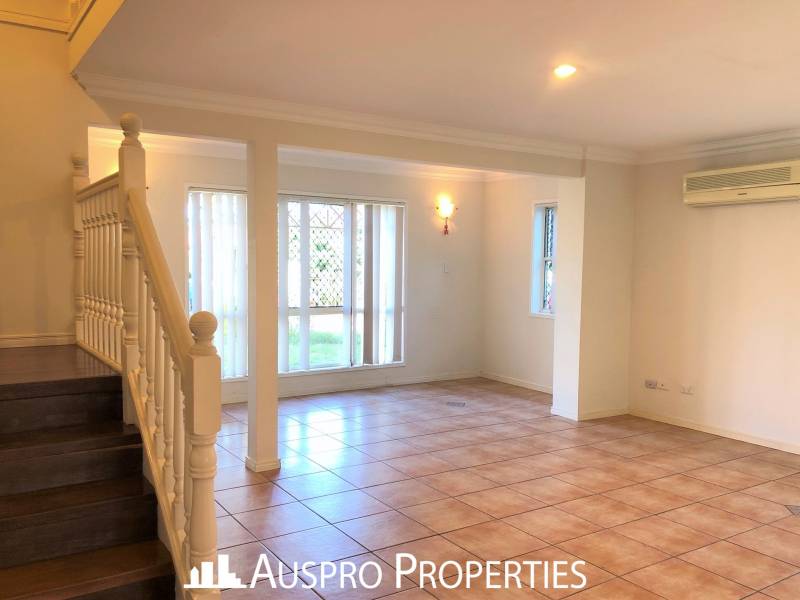 28 Nevern St, Macgregor, QLD 4109 Australia