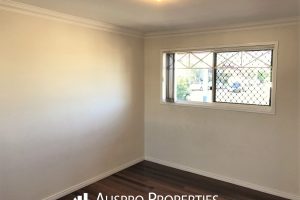 28 Nevern St, Macgregor, QLD 4109 Australia