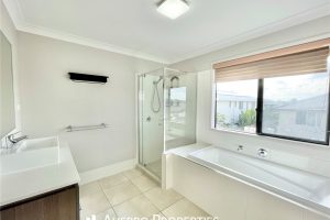 41 Kookaburra Circuit , Rochedale , QLD 4123 Australia