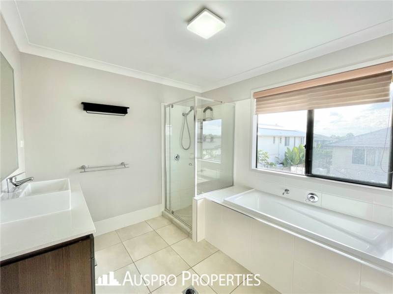 41 Kookaburra Circuit , Rochedale , QLD 4123 Australia