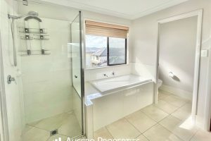 41 Kookaburra Circuit , Rochedale , QLD 4123 Australia