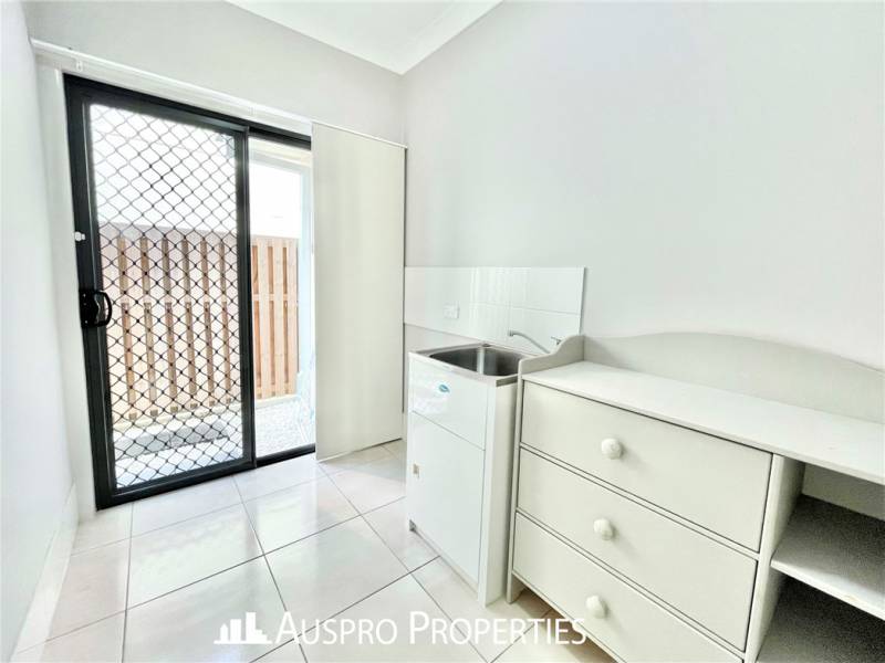 41 Kookaburra Circuit , Rochedale , QLD 4123 Australia