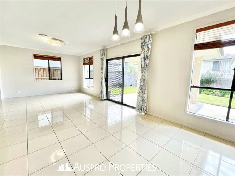41 Kookaburra Circuit , Rochedale , QLD 4123 Australia