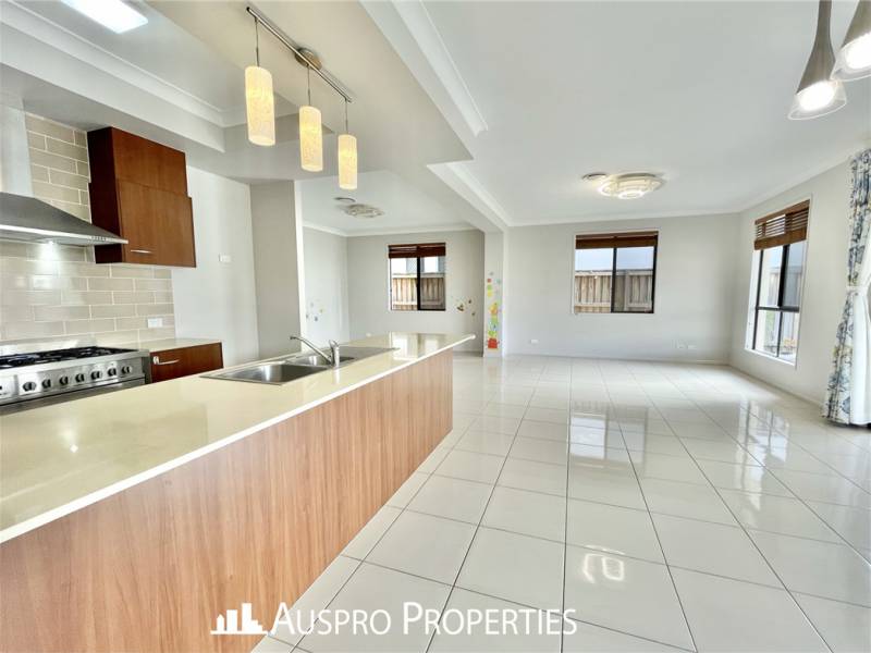 41 Kookaburra Circuit , Rochedale , QLD 4123 Australia