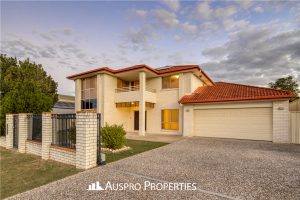 5 Paul Drive, REGENTS PARK, QLD 4118 Australia