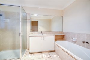 5 Paul Drive, REGENTS PARK, QLD 4118 Australia