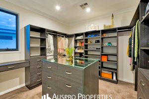 80 Elderbury Pl, Stretton, QLD 4116 Australia