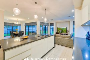 80 Elderbury Pl, Stretton, QLD 4116 Australia