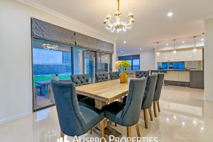 80 Elderbury Pl, Stretton, QLD 4116 Australia