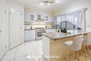 5 Paul Drive, REGENTS PARK, QLD 4118 Australia