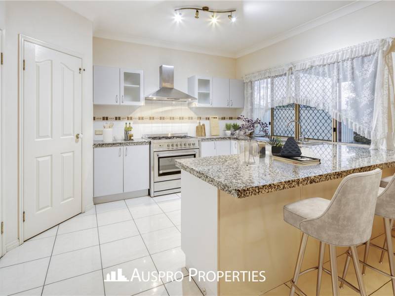 5 Paul Drive, REGENTS PARK, QLD 4118 Australia