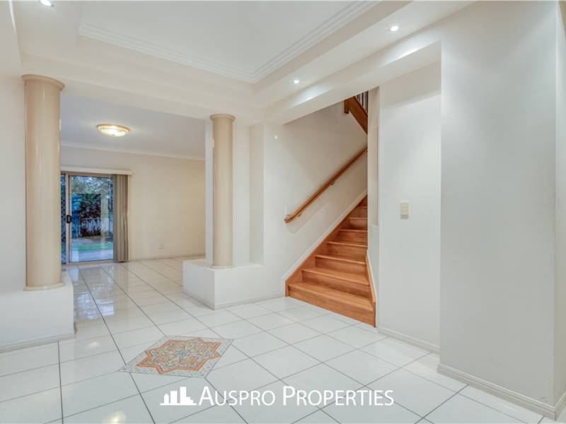 5 Paul Drive, REGENTS PARK, QLD 4118 Australia
