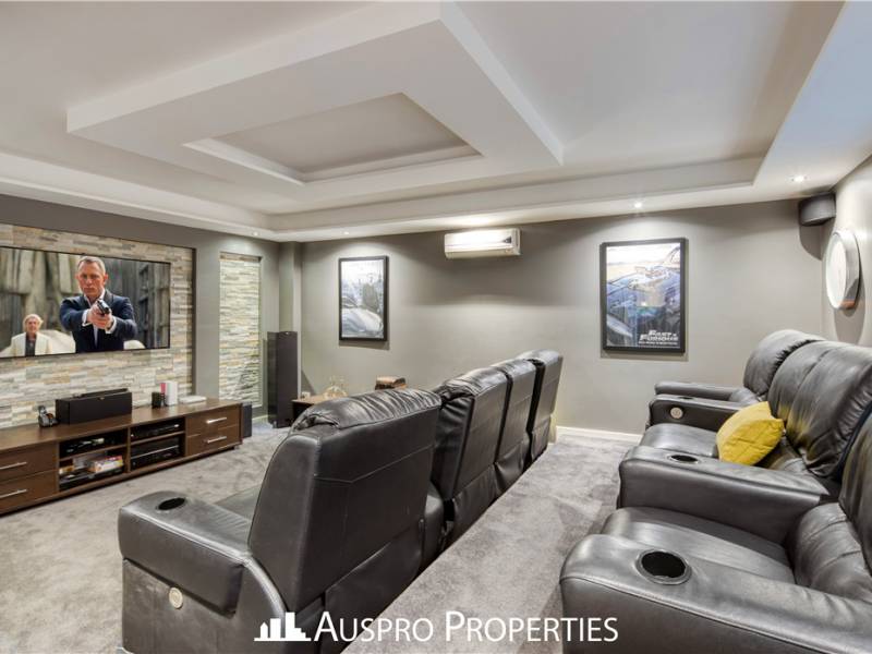4 Thulimbah Street, COOPERS PLAINS, QLD 4108 Australia
