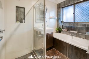 4 Thulimbah Street, COOPERS PLAINS, QLD 4108 Australia