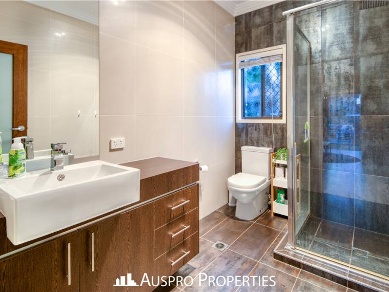 4 Thulimbah Street, COOPERS PLAINS, QLD 4108 Australia