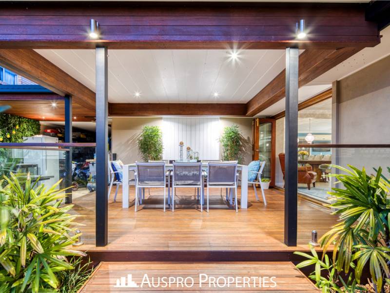 4 Thulimbah Street, COOPERS PLAINS, QLD 4108 Australia