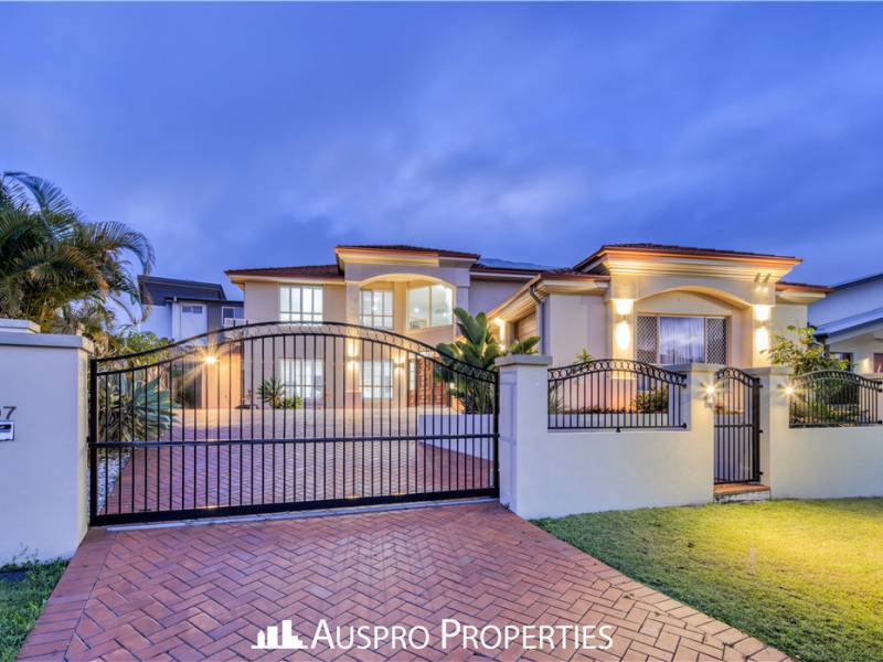107  Hawthorn Cct, Stretton, QLD 4116 Australia