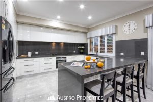 107  Hawthorn Cct, Stretton, QLD 4116 Australia