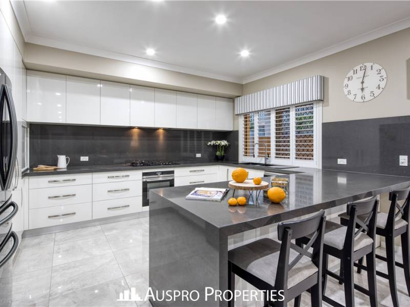 107  Hawthorn Cct, Stretton, QLD 4116 Australia