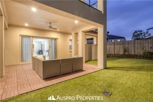 107  Hawthorn Cct, Stretton, QLD 4116 Australia