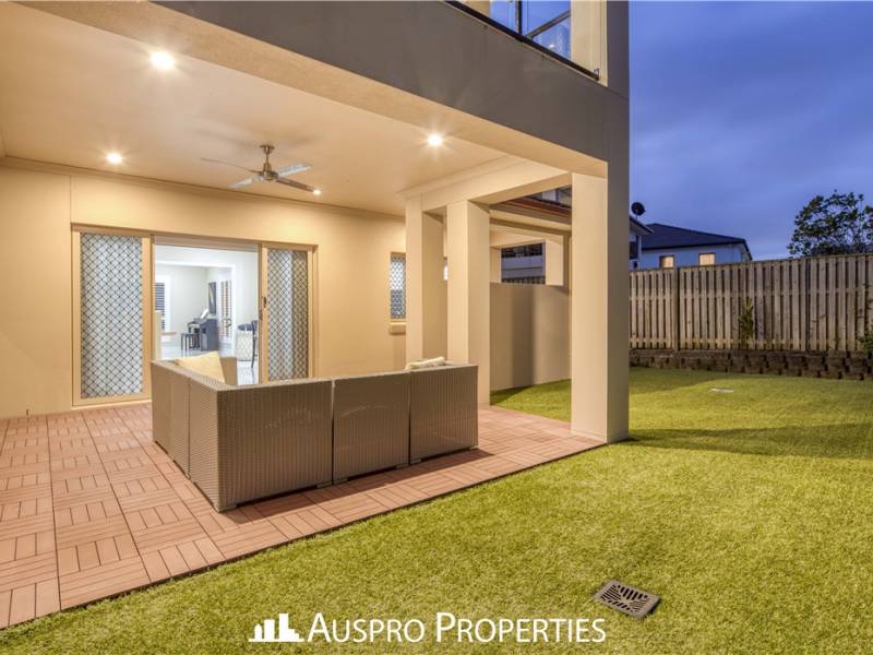 107  Hawthorn Cct, Stretton, QLD 4116 Australia