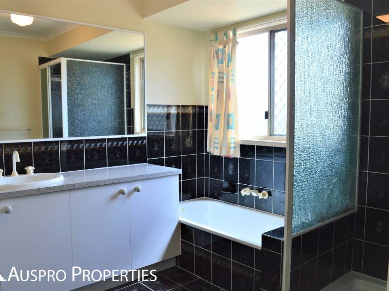 16 Celica Street, RUNCORN, QLD 4113 Australia