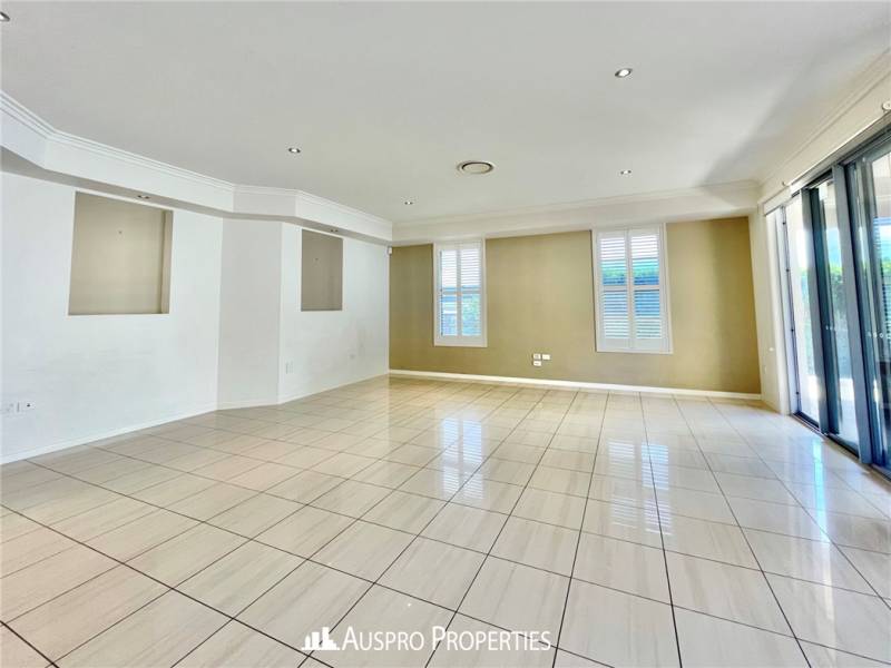 11 Penson St, Stretton, QLD 4116 Australia
