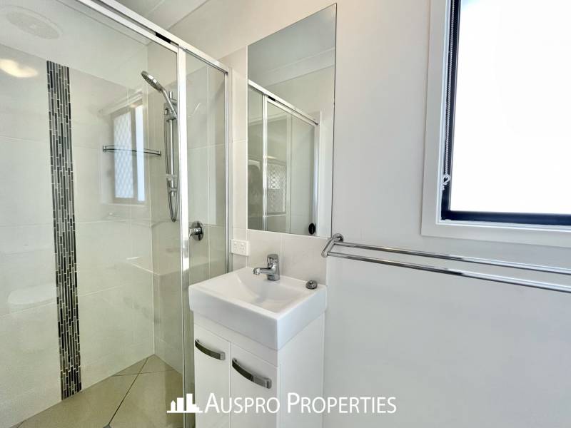 1/12  Courtice Street, ACACIA RIDGE, QLD 4110 Australia