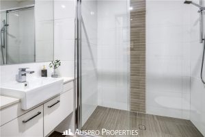 1854/5 Cremin St, UPPER MOUNT GRAVATT, QLD 4122 Australia