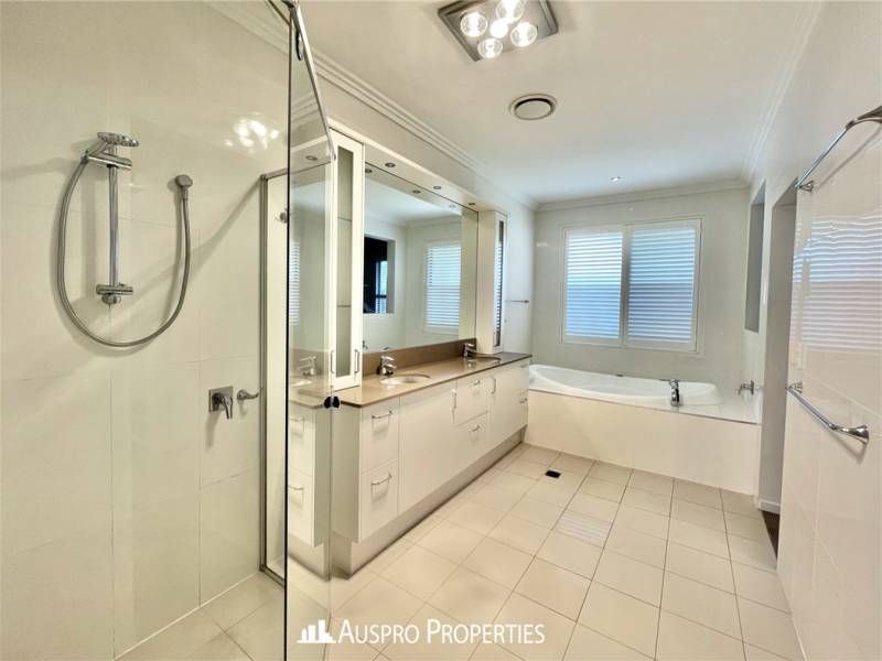11 Penson St, Stretton, QLD 4116 Australia