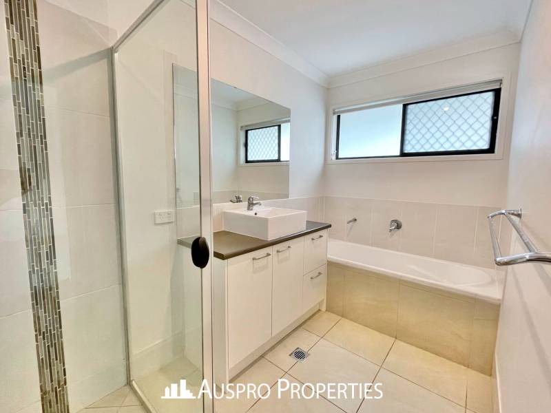 1/12  Courtice Street, ACACIA RIDGE, QLD 4110 Australia