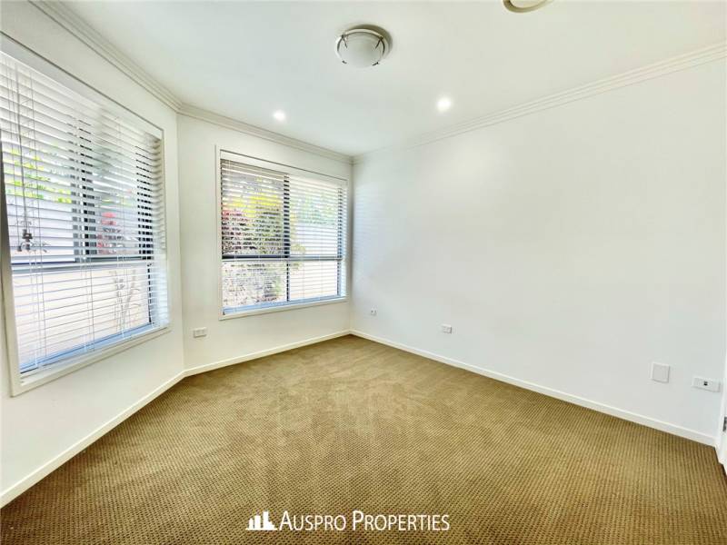 11 Penson St, Stretton, QLD 4116 Australia