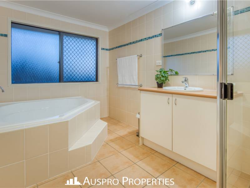 62 Birchwood Pl, Stretton, QLD 4116